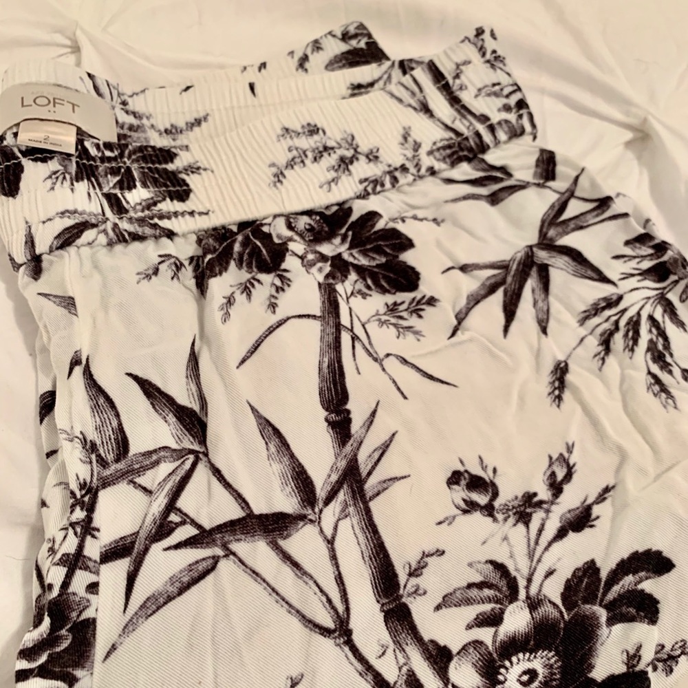 LOFT patterned shorts
